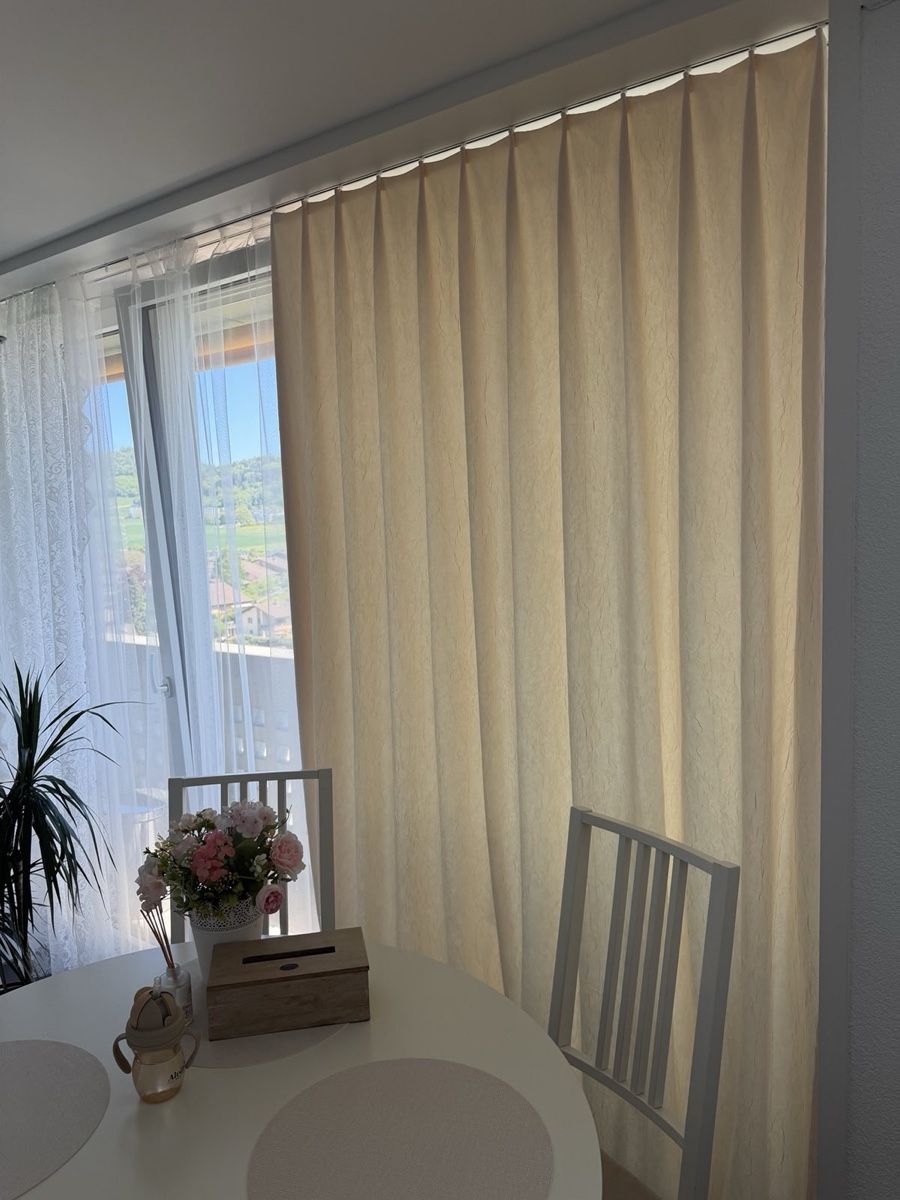Vorhänge: Vorhang beige mit Wellenband – Gebraucht aus Worblaufen von hom_kww8
