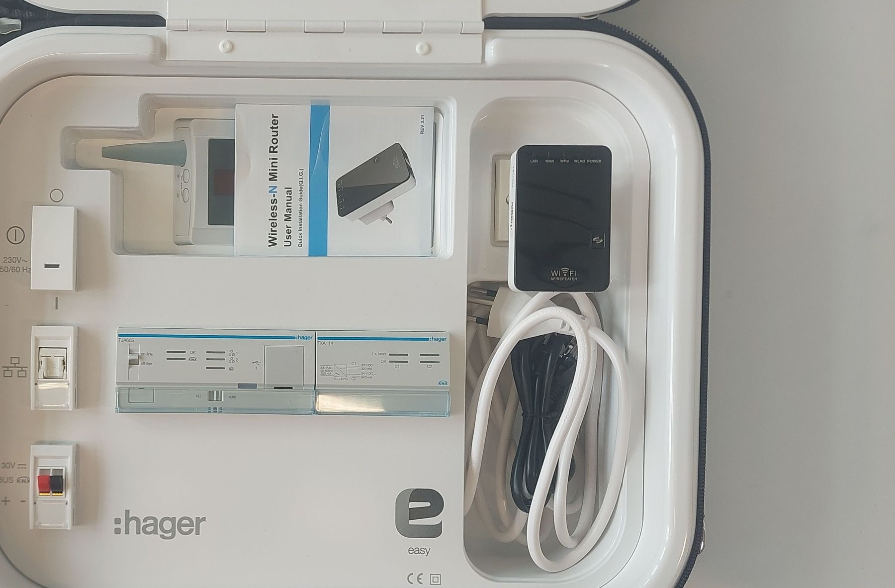 Modem & Router: Hager easy Programmierkoffer mit Router – Usato da Rapperswil SG venduto da Indoc 1