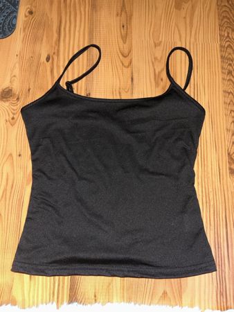 6x gleiches schwarzes Trägershirt