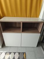 Kommode mit Glasplatte
