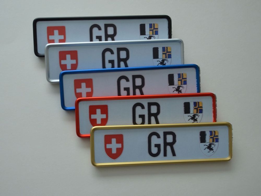 Nummernrahmen aus Aluminium Schwarz 2