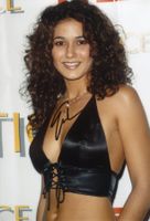 Original Autogramm von EMMANUELLE CHRIQUI auf Großfoto