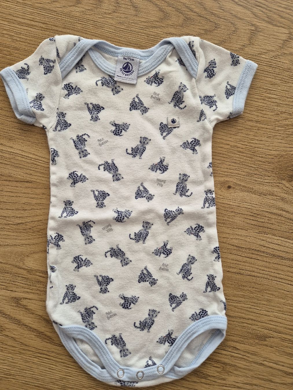 Petit Bateau Biancheria intima: Body Petit Bateau, taille 9 mois – Usato da Genève venduto da Dessmore