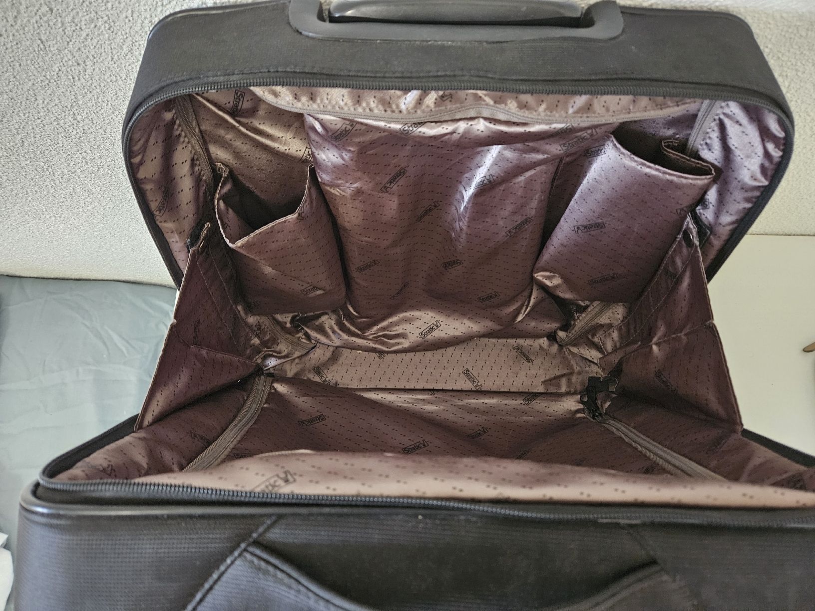 Koffer & Taschen: AktenKoffer Trolley Stratic, Top Zustand – Gebraucht aus Abtwil AG von Ayline.a8 5