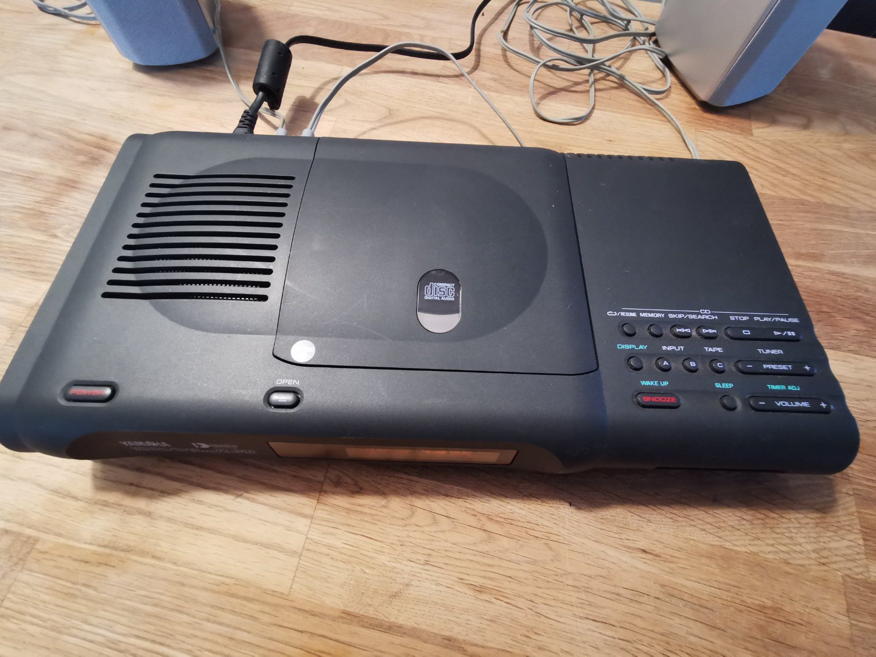 Yamaha Lettore multimediale & Streamer: Yamaha Table Top System YST-99CD – Usato da St.Gallen venduto da 55232 6