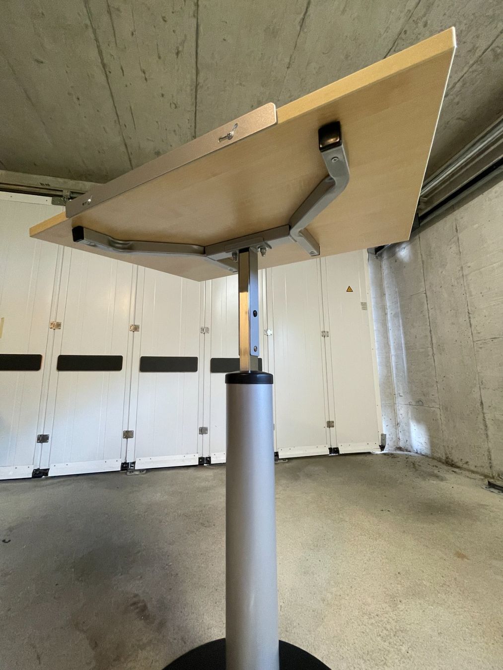 Schreibtische: Kettler Stehpult High Point Basic, fix geneigt, Rollen – Gebraucht aus Ibach von tim_9a7 5