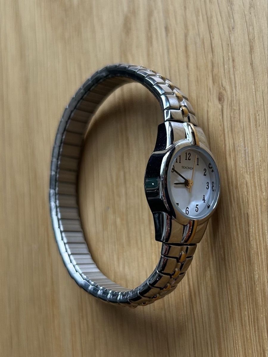 Orologi: Hübsche delikate Armband Uhr – Usato da Bern venduto da Ilikebluegems 3