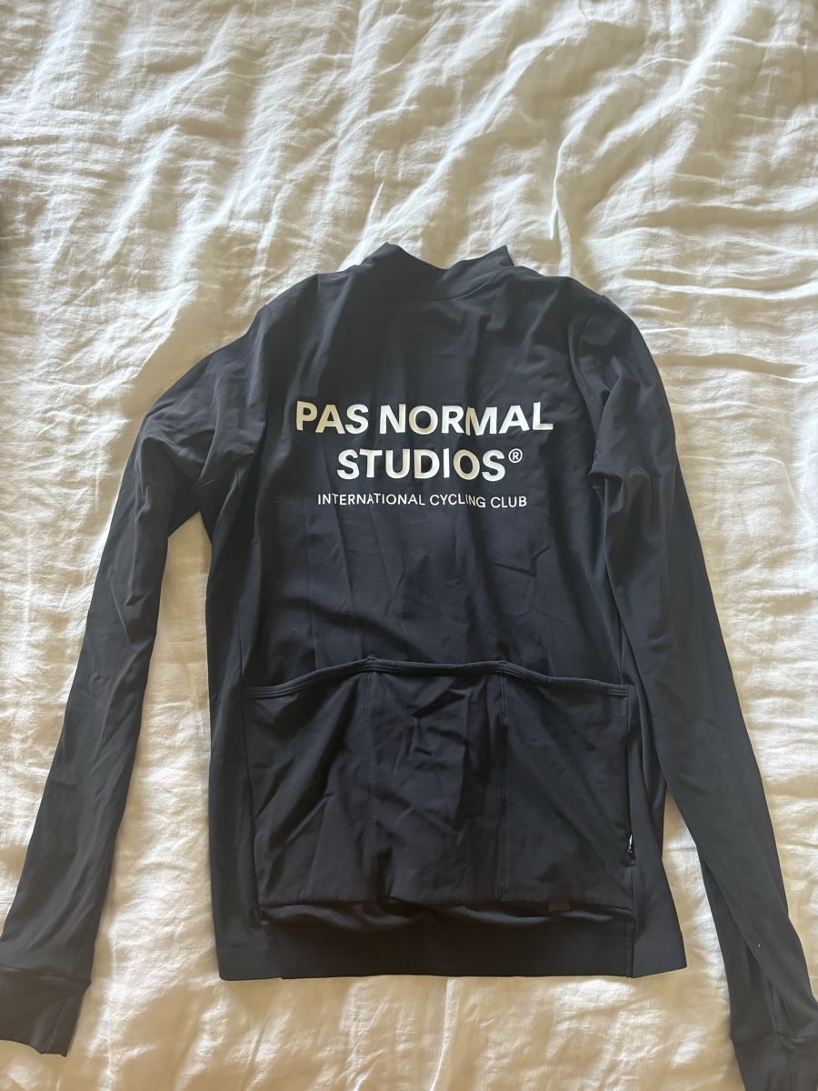 Pas Normal Studios Canottiere & Pantaloni: Pas Normal Studios Mechanism Long Sleeve Jersey schwarz M – Usato da Bern venduto da sam_c78d