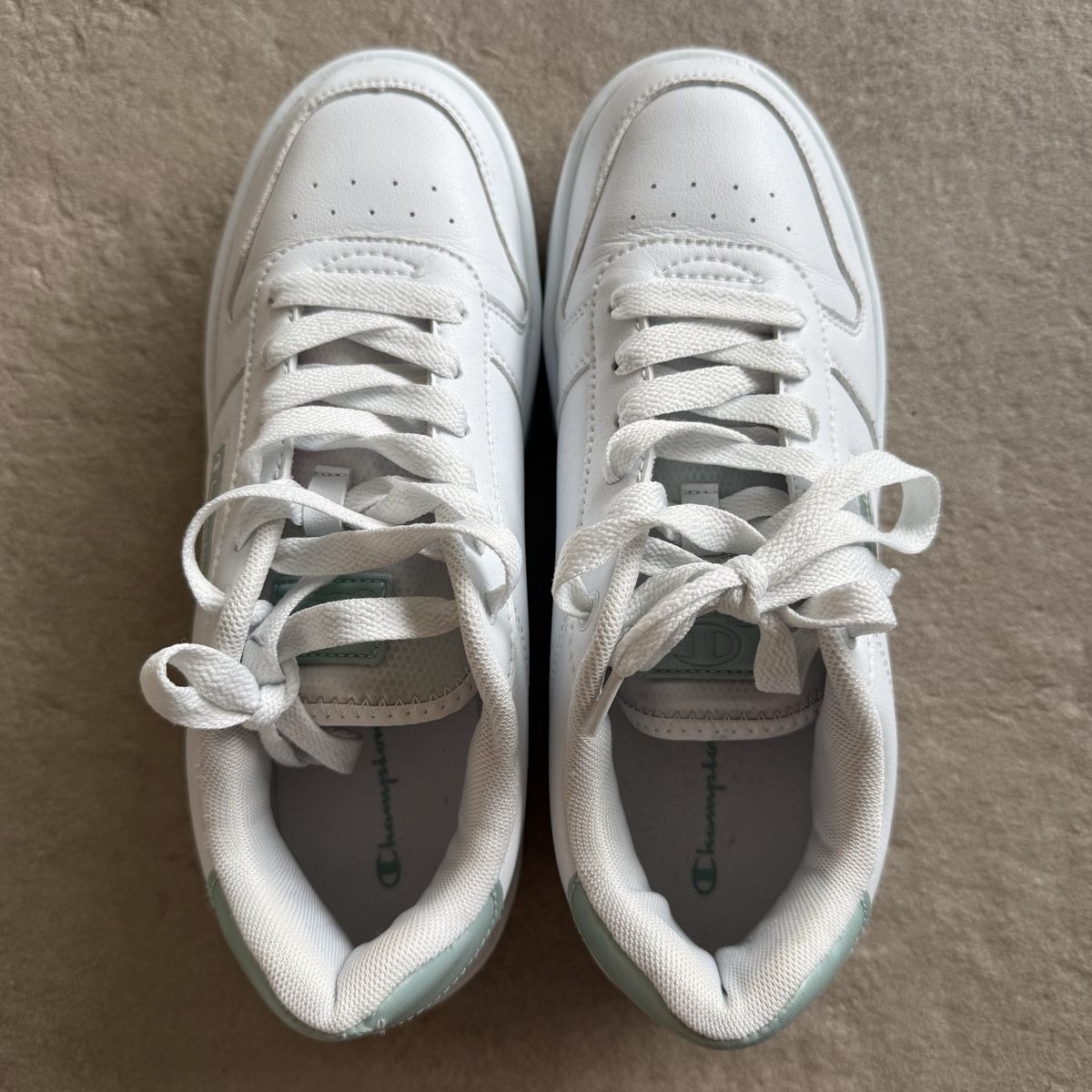 Champion Scarpe da donna: White Champion Platform Sneakers Size 41  – Usato da Boswil venduto da hey.itsme 2