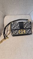 Dior 30 Montaigne in chain bag