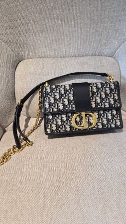 Dior 30 Montaigne in chain bag