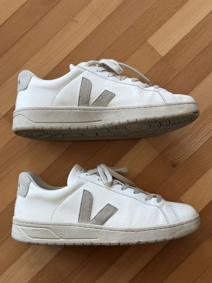 Veja Scarpe da uomo: Veja V12 Grösse 43 Extra White/Light Grey – Usato da Zürich venduto da Stravag