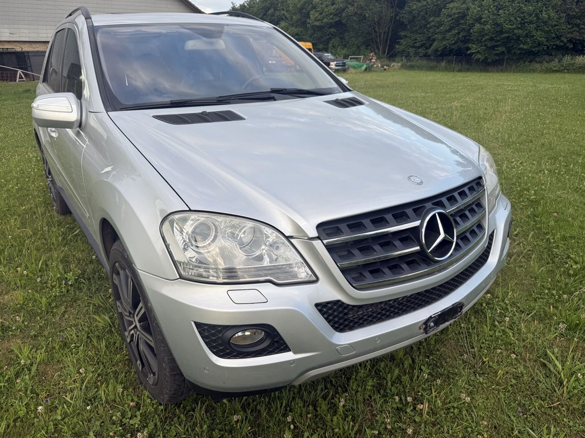 Mercedes-Benz Automobili: Mercedes ML 500 – Usato da Niederbipp venduto da baggerch 1