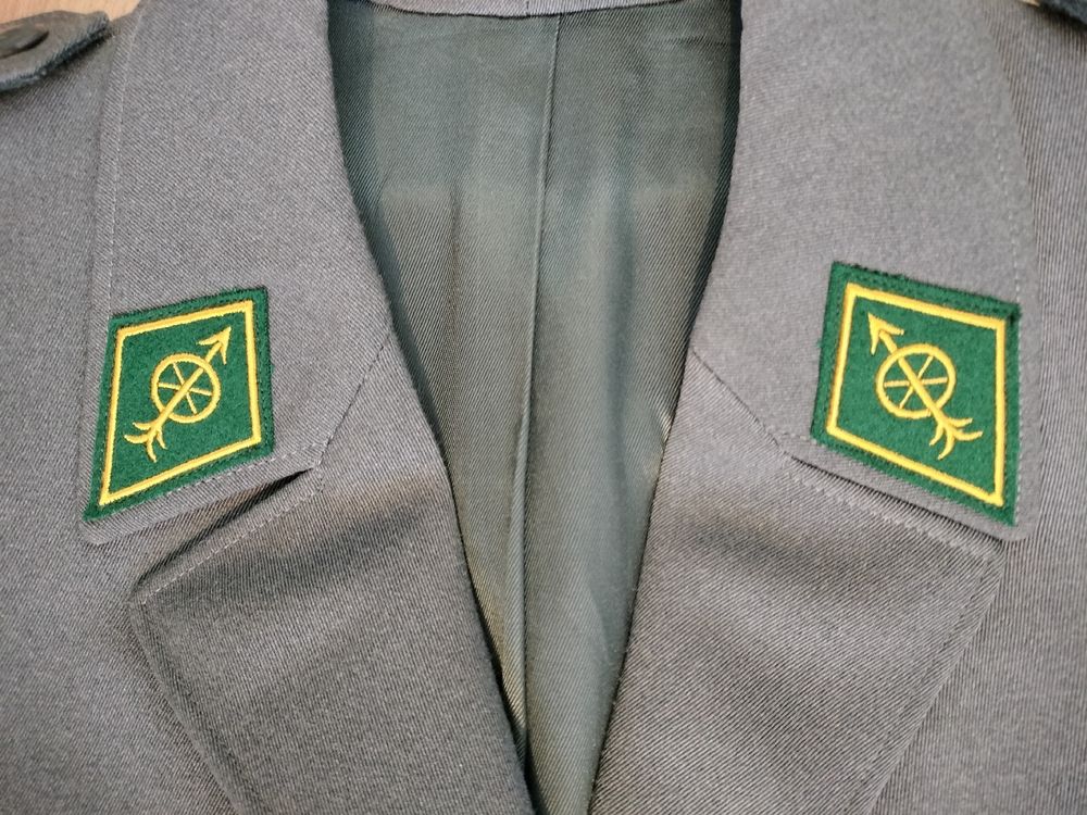 Schweizer Armee Militär Uniform 2