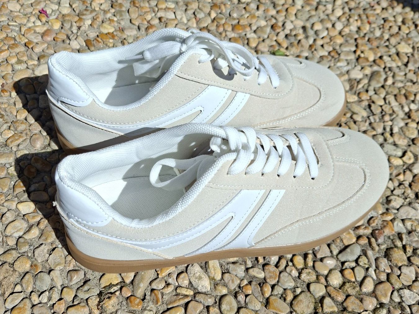 Damenschuhe: Sneaker beige weiss Gr. 40 – Gebraucht aus Gerolfingen von oceanblue 1