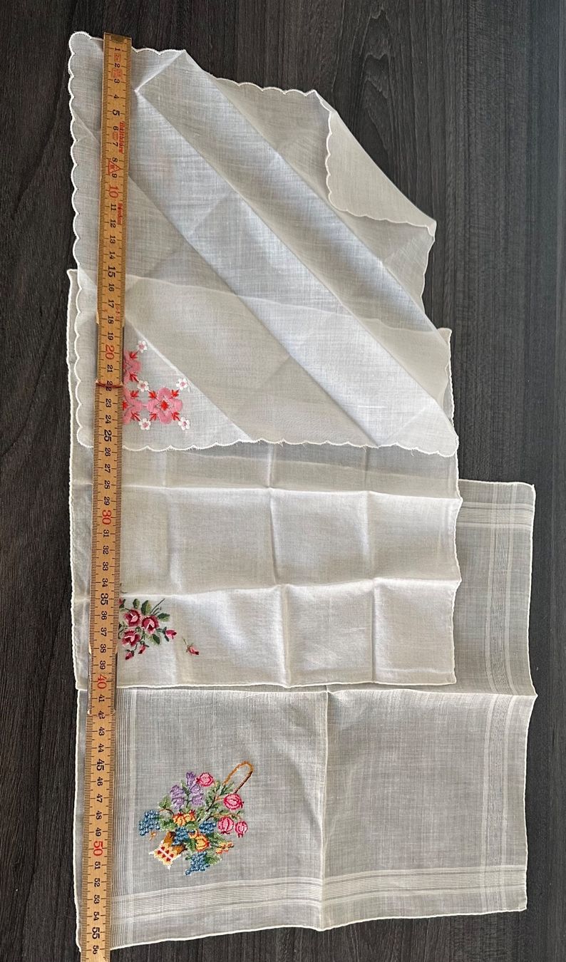 Altro in  Abbigliamento & Accessori: 3 x Taschentuch antik handgestickt – Usato da Zürich venduto da brazerola 7