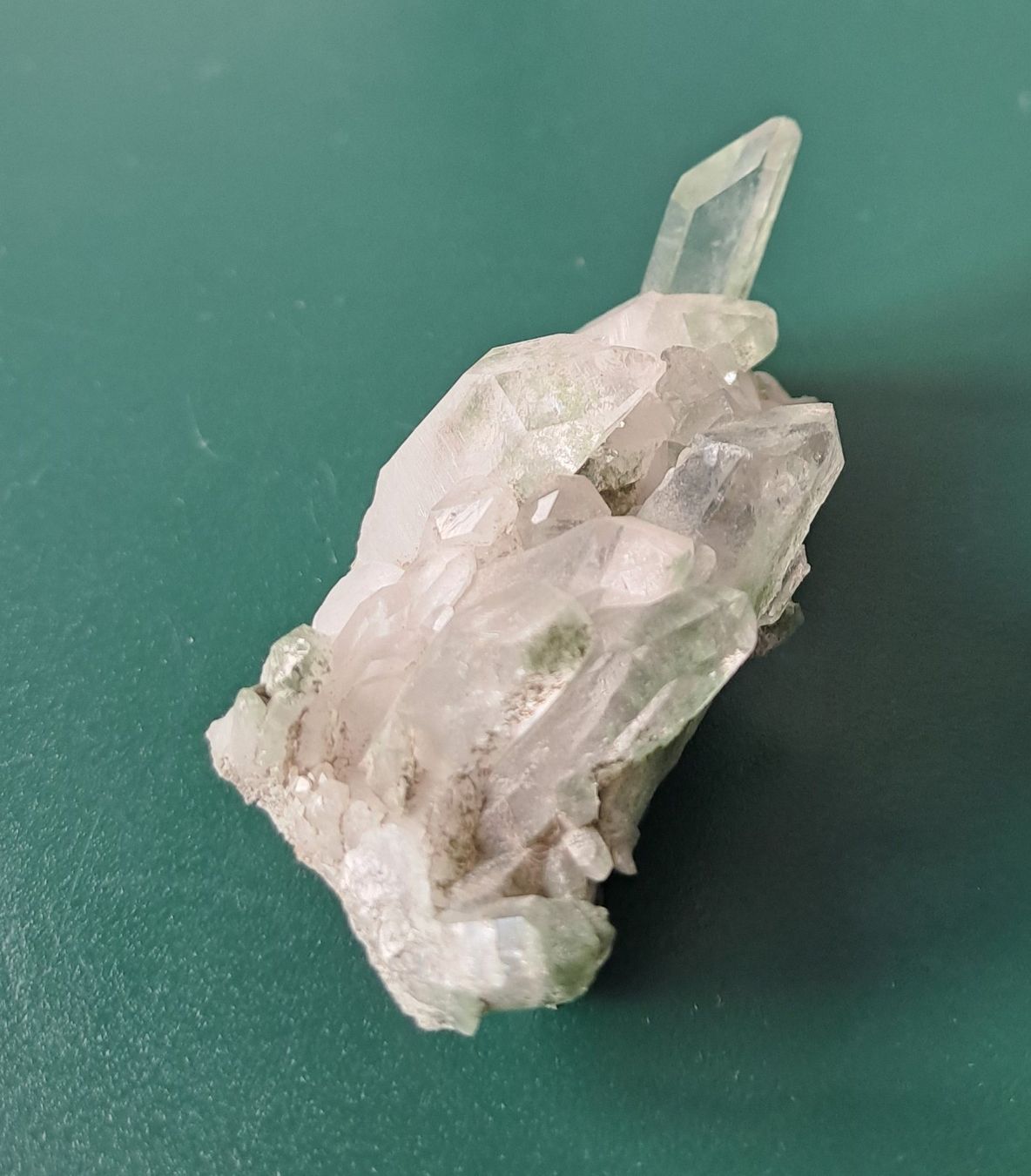Minerali & Pietre curative: Kleiner Quarz mit Chlorit – Usato da Zürich venduto da hermes06 2