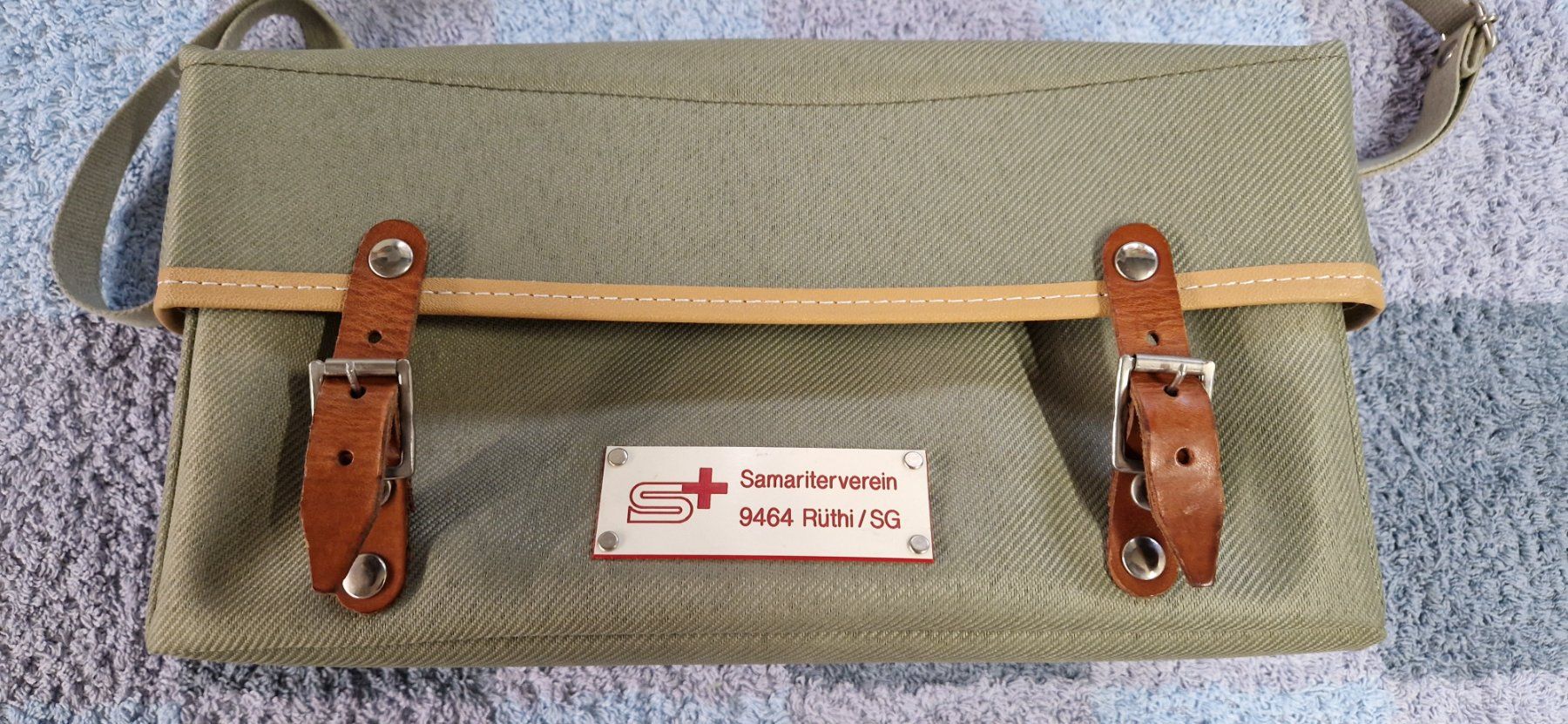 Schweizer Armee Taschen: SAMARITER TASCHE – Gebraucht aus Bilten von Mic2022 1