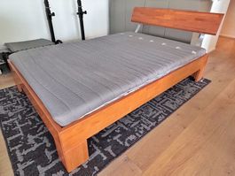 Hochwertiges Schubiger Möbel Bett + Wellnessa Matratze