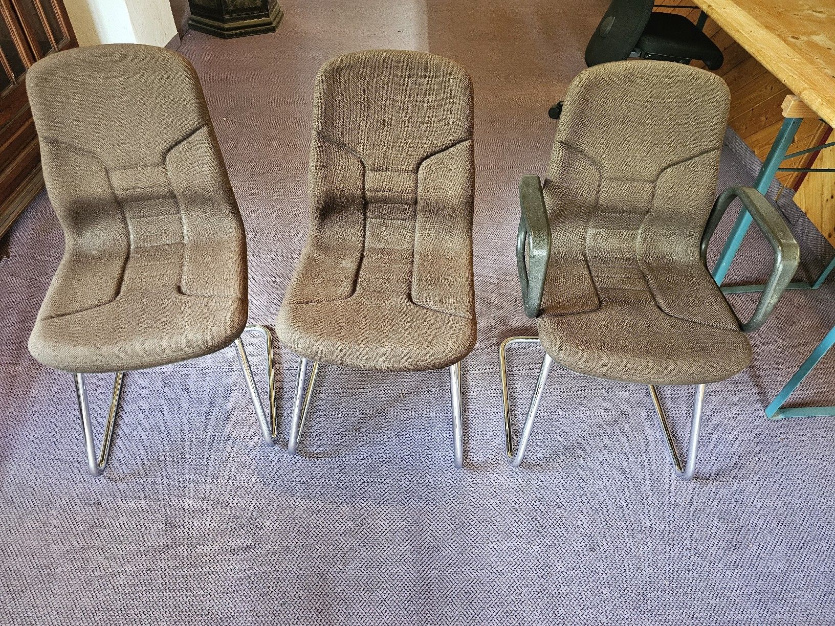 Chaises: 3 gepolsterte Stühle – D'occasion à Meisterschwanden par Hummer21