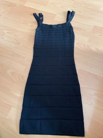 Jolie robe Mango d’été taille S-M noire
