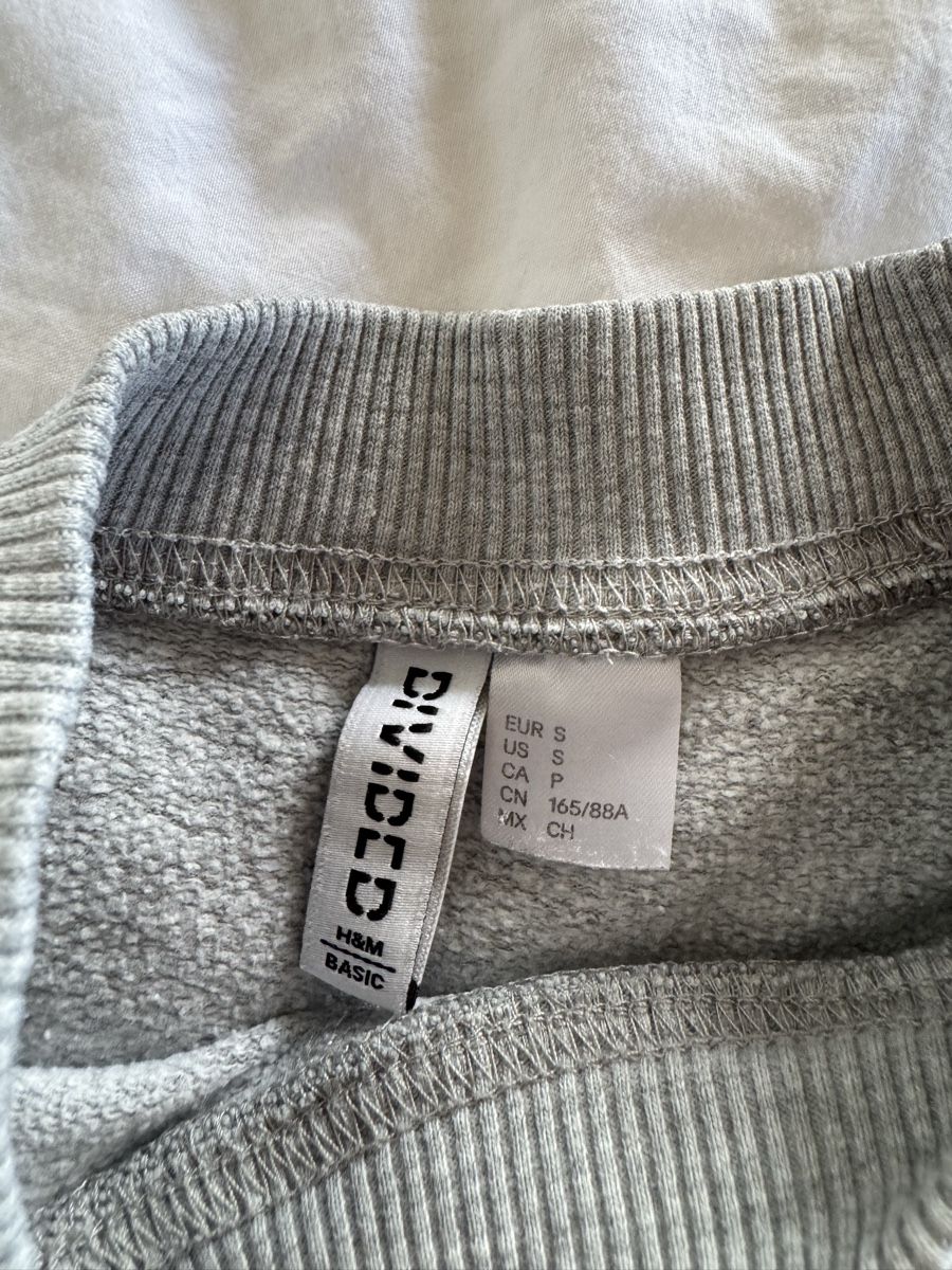 H&M Pullover & Sweatshirts: Pull gris en coton - H&M  – Gebraucht aus Denens von sar_5wlm 2