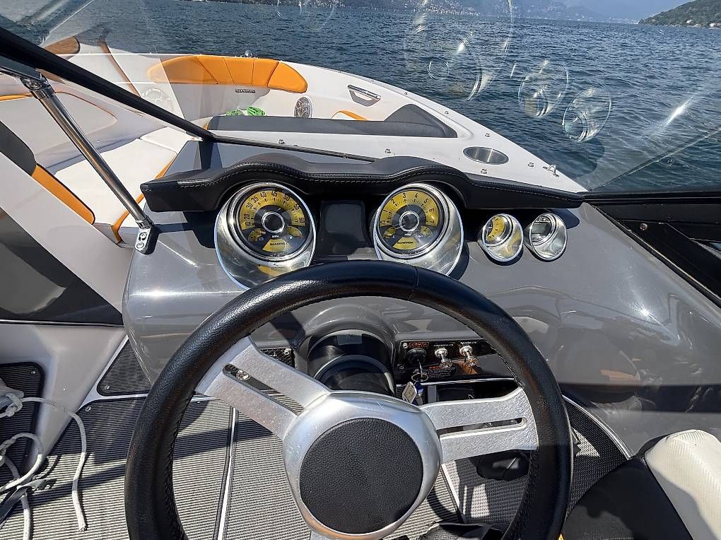 Bateaux: Vendo glastron gts 205  – D'occasion à Verscio par mau_8p7p 2