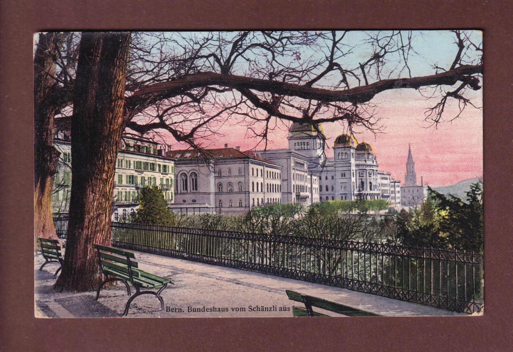 Cartoline postali: BERN - Bundeshaus vom Schänzli aus // Eckbug // – Usato da Pully venduto da nicecards-shop