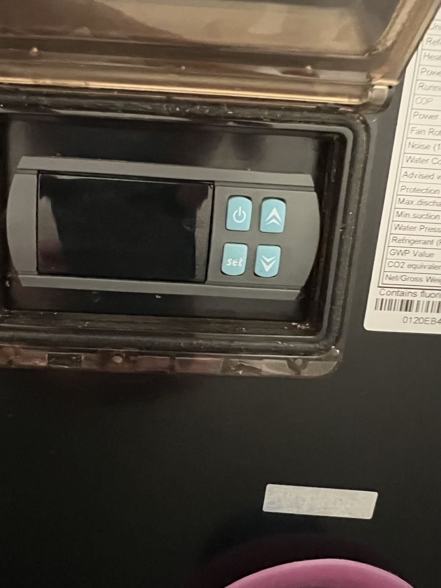 Radiatori: Pool Wärmepumpe 12kW Profi + Pool GRATIS – Usato da Pratteln venduto da Ugarlesheim 5