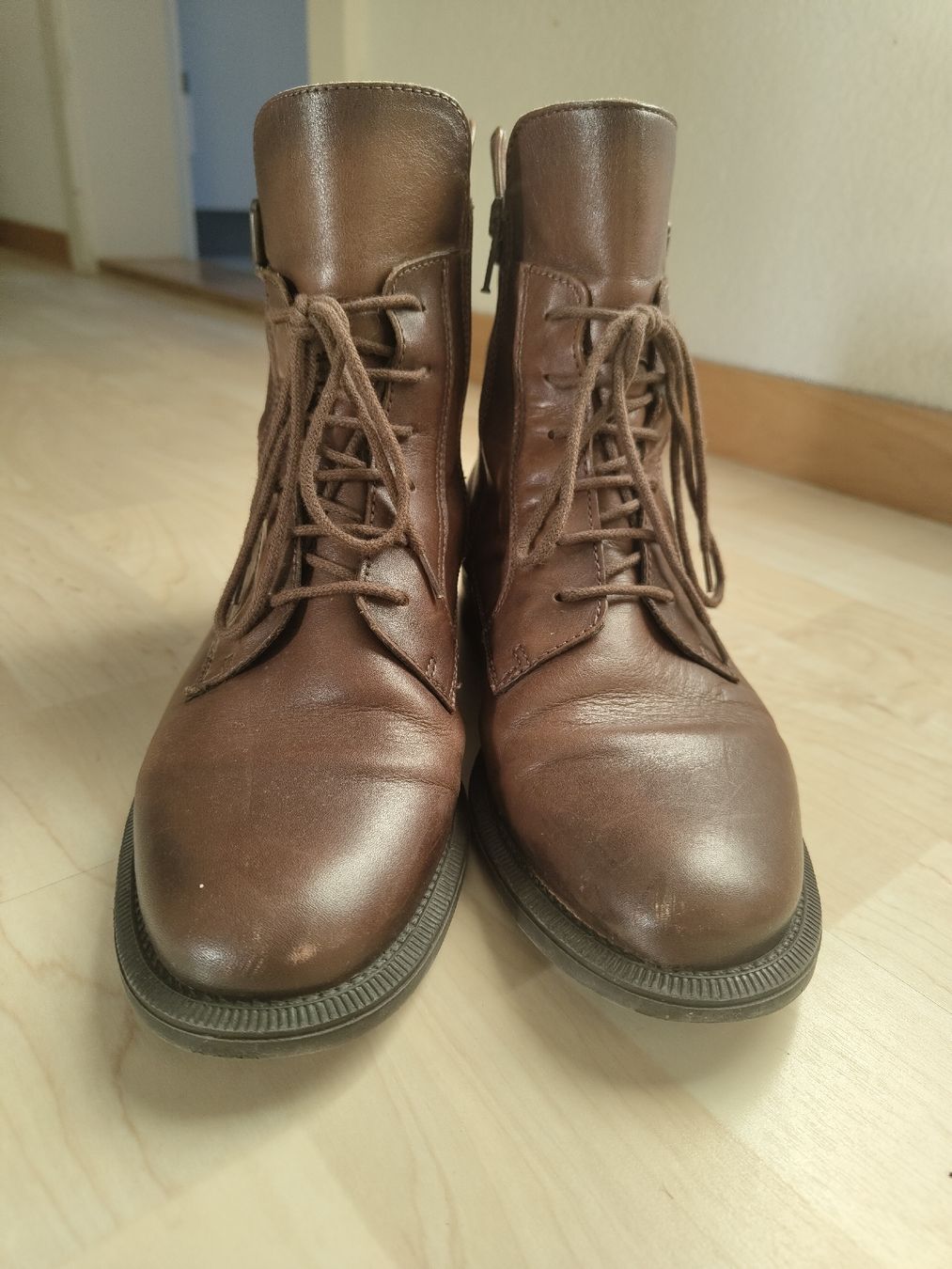 Globus Damenschuhe: Leder Stiefeletten 37 – Gebraucht aus Landquart von gig_jqr7 1