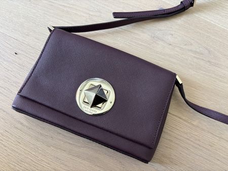 Elegante Kate Spade Tasche, Pflaume, neuwertig