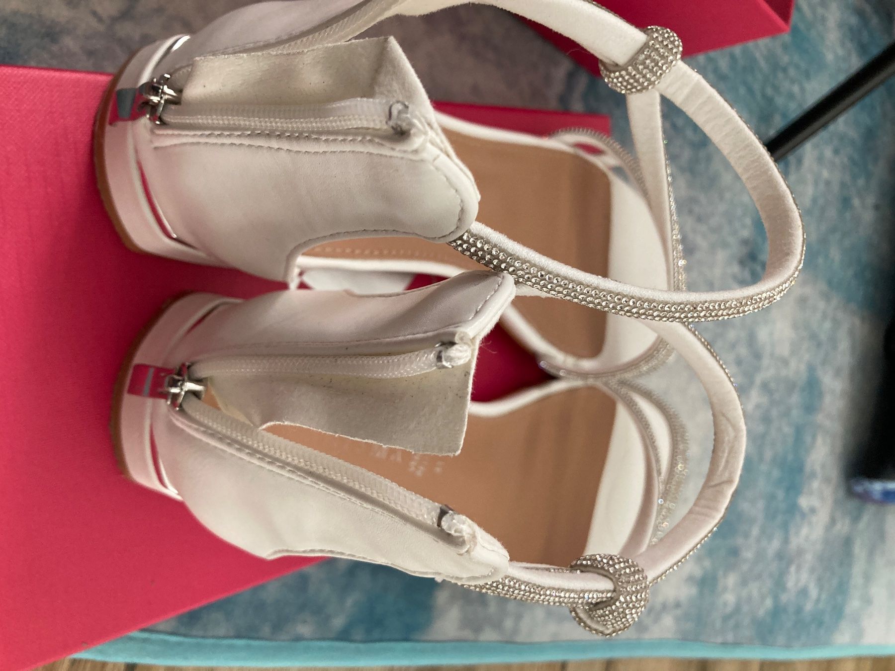 Scarpe da donna: Hochzeit / Event Sandals EU41 Als NEU – Nuovo (secondo la descrizione) da Buelach venduto da msi_wwr7 2