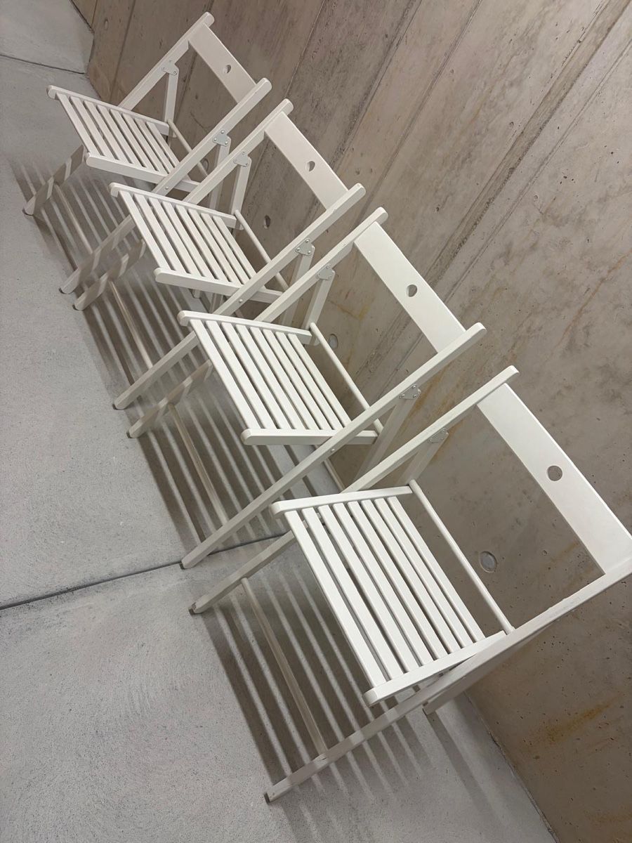 Ikea Chaises: 4 IKEA FRÖSVI Chairs - White – D'occasion à Kilchberg ZH par MariaPoirier 1