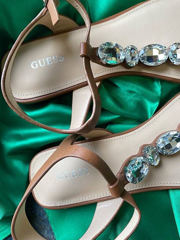 Scarpe da donna: GUESS Sandalen – Usato da St. Gallen venduto da Konstanza 1