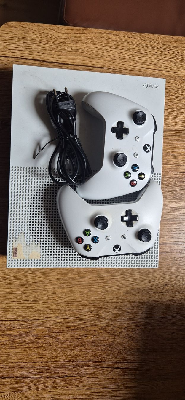 Microsoft Console: X Box One – Usato da Wädenswil venduto da odo_6mt6