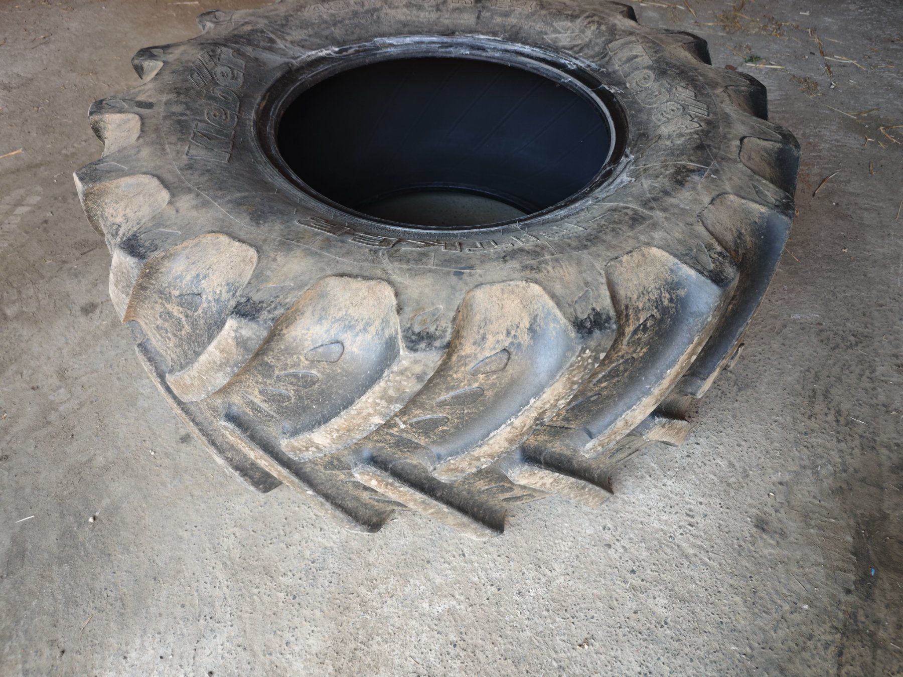 Traktoren: Kleber Fitker 480/70 R24 – Gebraucht aus Oberhasli von Steyr8180