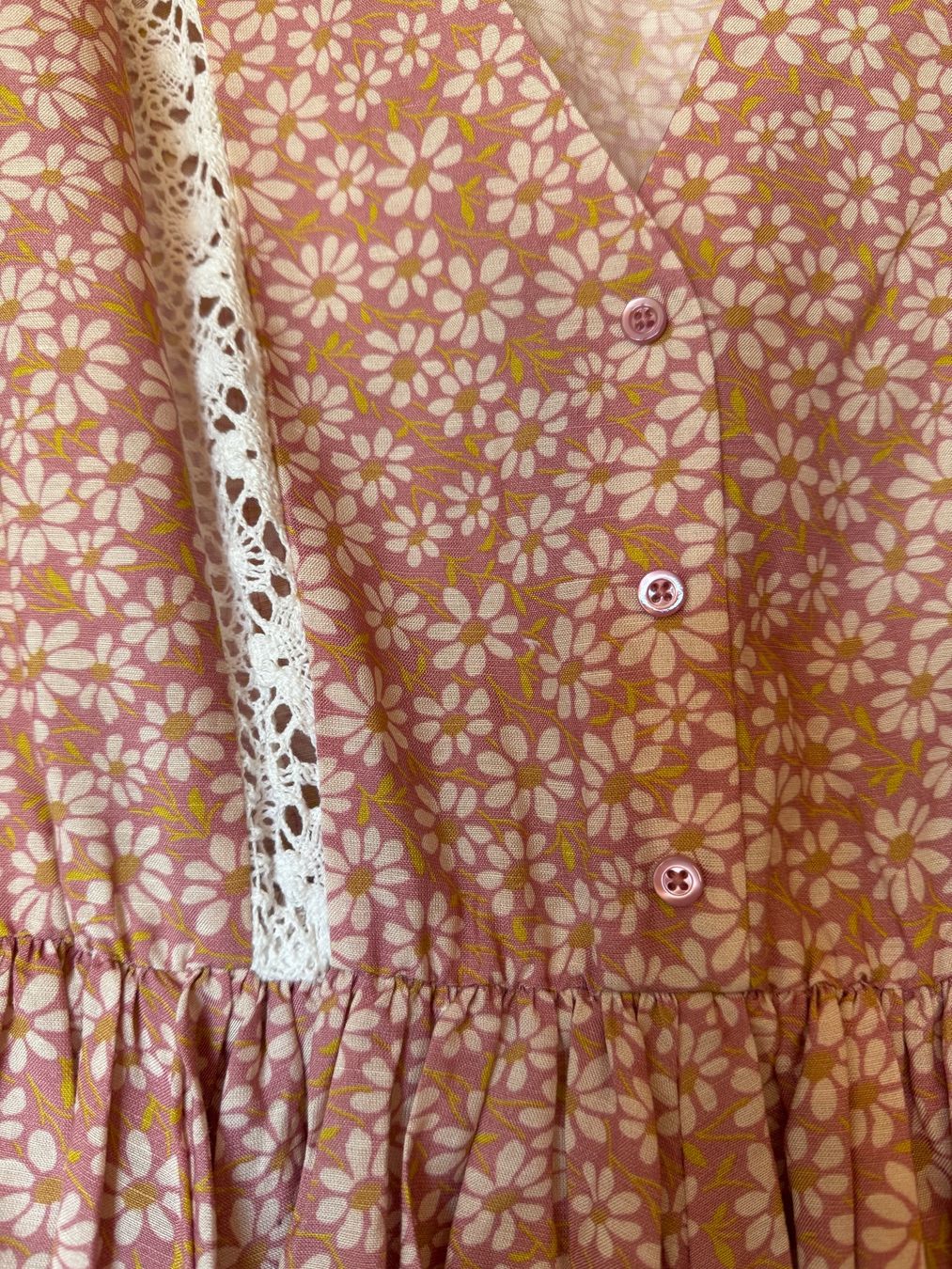 Maje Robes: Maje Blümchenkleid mit Spitze, Grösse 42 – Neuf (Voir description) à Eichberg par Lolapop18 2