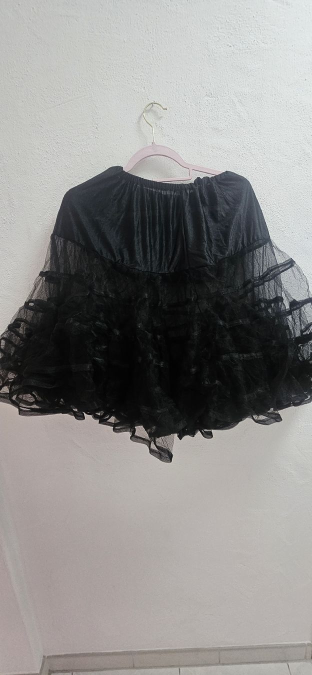 Costumi: halloween petticoat onesize – Usato da Schlieren venduto da Disneylover