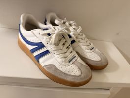 Sneaker Gr. 36