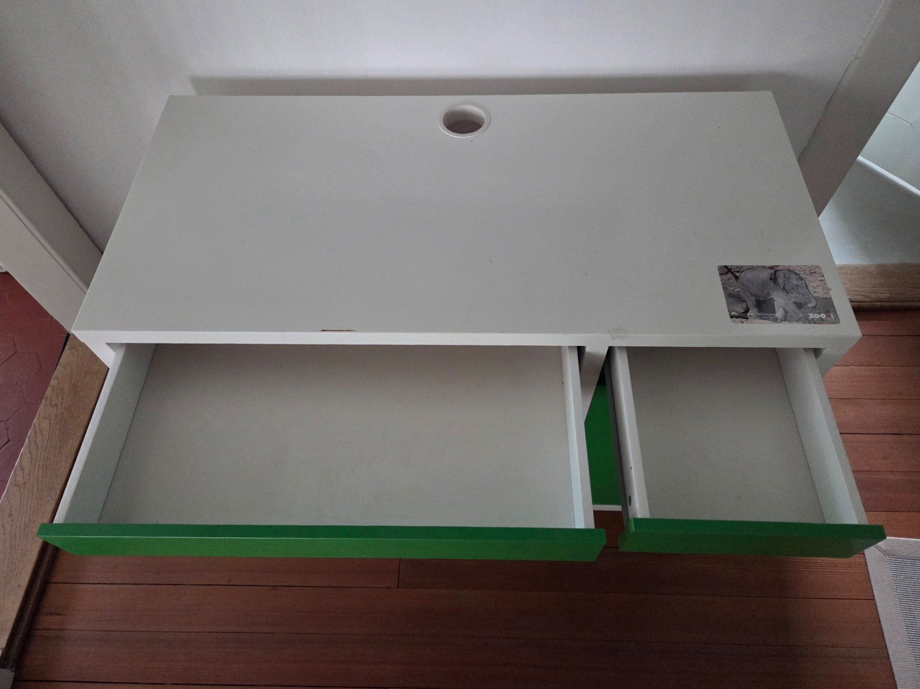 Ikea Bureaux: Tisch Micke mit Klinderbürostuhl – D'occasion à Birmensdorf ZH par West110 3
