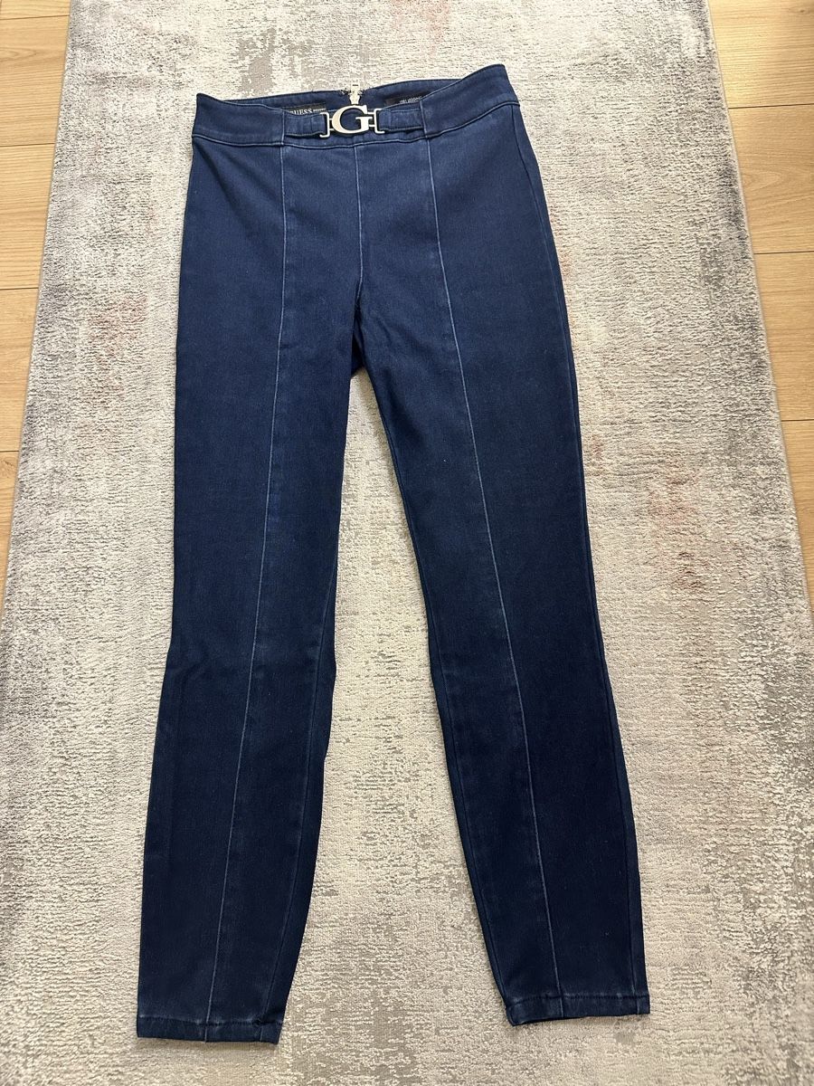 Hosen: Guess Hose Damen Gr:M – Gebraucht aus Sevelen von Stopglobal.