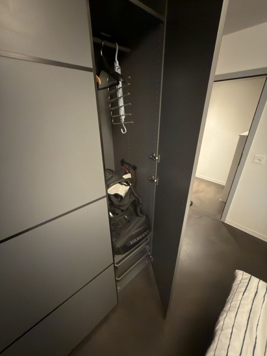 Armadi: Kleiderschrank zu verkaufen. – Usato da Uster venduto da jejis 1