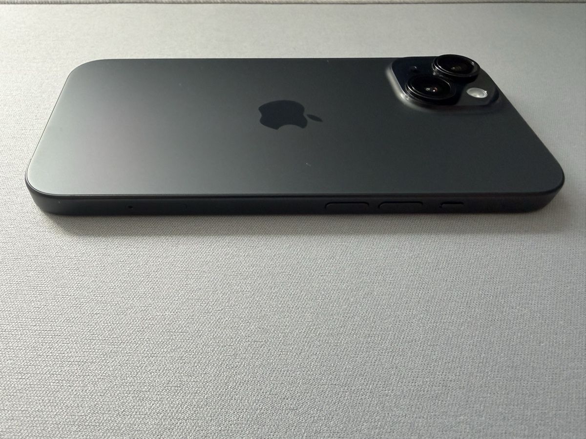 Apple Telefoni cellulari / Smartphones: IPhone 15, 128GB, Schwarz – Usato da Schaffhausen venduto da mat_gw88 7