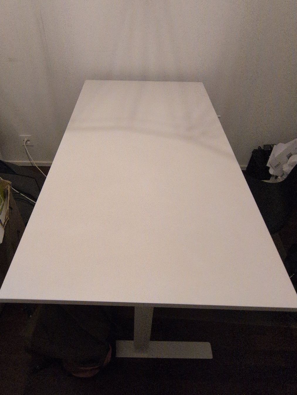 Ikea Tavoli: Bureau ajustable blanc manivelle bon état – Usato da Grolley venduto da neu_kgz7
