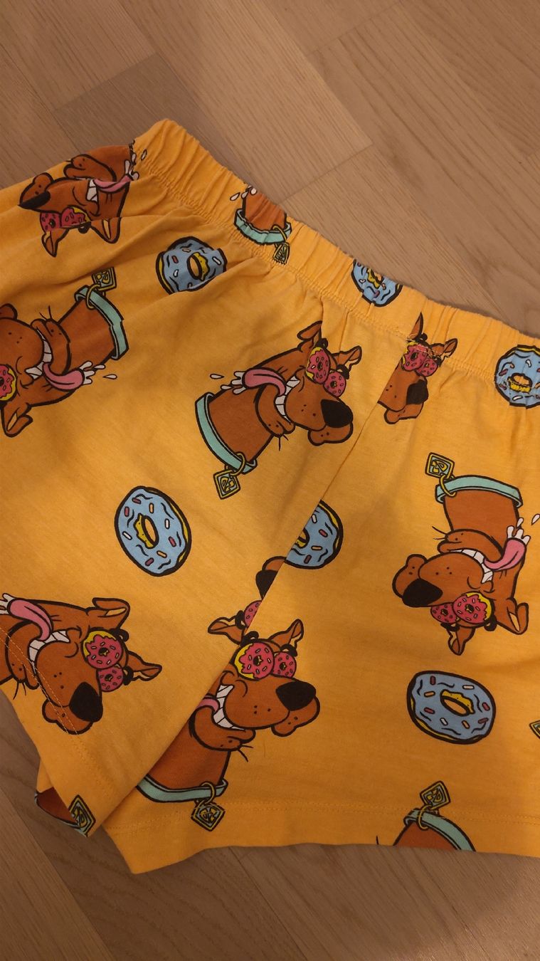 Primark Pantaloni: Short Scooby-Doo Primark – Usato da Sion venduto da mel_z929