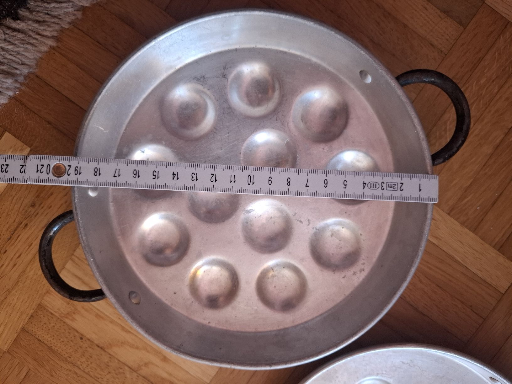 Plateaux: 2 plats à escargots vintage – D'occasion à Moutier par Carambaaa 1