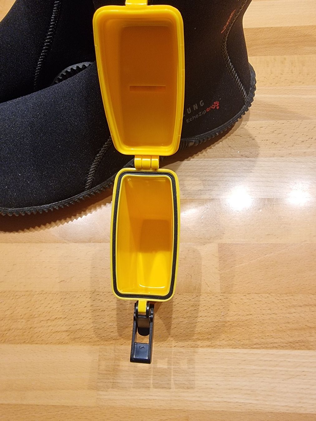Scarpe da uomo: Aqualung Tauchschuhe Gr. 46 eher Gr. 44, 6.5mm – Usato da Ebikon venduto da Dubi1 8