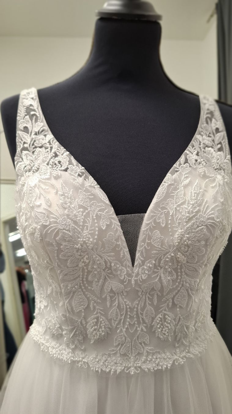 Vestiti: Brautkleid  – Nuovo (secondo la descrizione) da Uster venduto da VMT. 1
