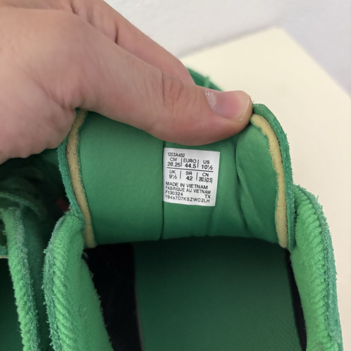 Asics Scarpe da uomo: Asics Skyhand green/pink 44.5 – Usato da Winterthur venduto da LaBodega 3
