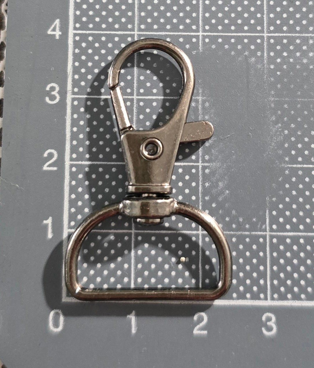Attrezzatura da arrampicata: Karabinerhaken in Gun-Schwarz – Nuovo e nell'imballaggio originale da Zürich venduto da amysmith